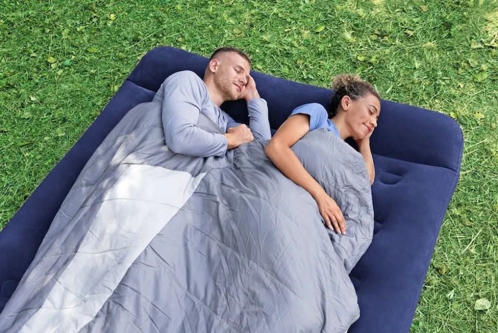 Bestway Doppelluftbett mit integrierter Fußpumpe 203 x 152 x 28 cm