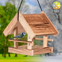 dobar Vogelfutterhaus geflammt