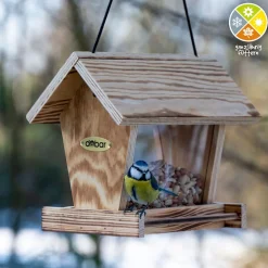 dobar Vogelfutterhaus geflammt