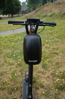 E-Scooter Tasche, 100 % wasserdicht, Montage mittels 3-Punkt Verschlusssystem, extrem robuste Hartschale, Volumen: 4 Liter, Farbe: schwarz