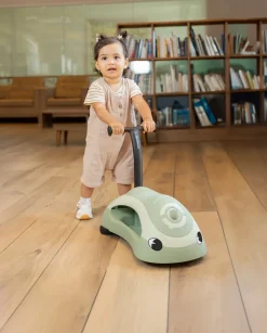 GLOBBER WALK N' ROLL 2in1 ECO – Lauflernwagen, Schiebeauto, Rutschauto, werkzeugloser Umbau, kippsicher, pistazie