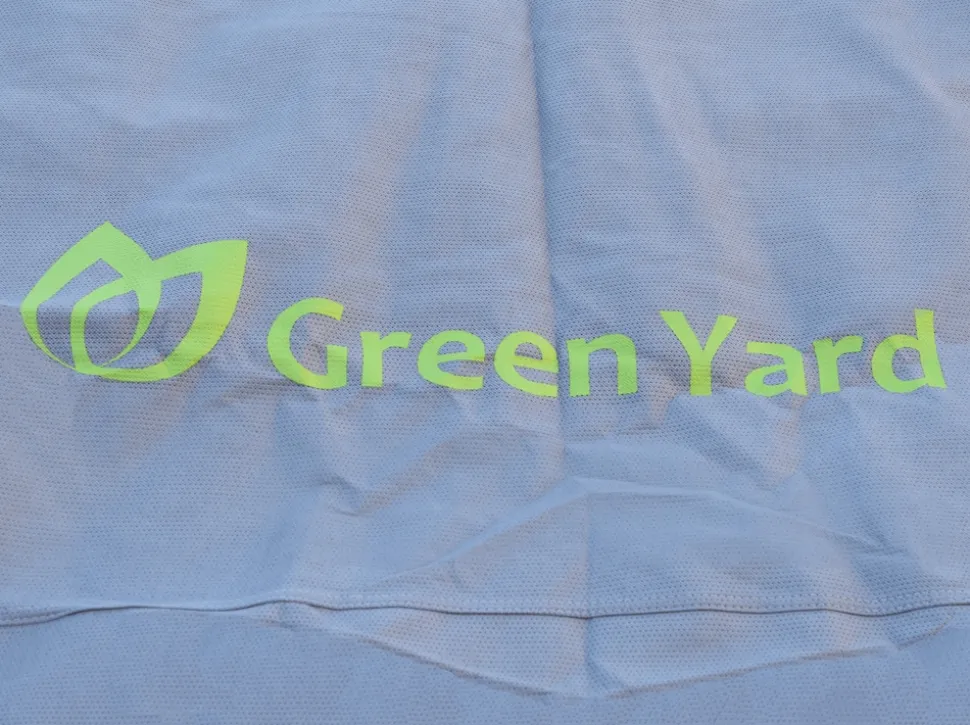 GreenYard Wohnwagen Abdeckplane mit Reflektoren Größe M | 550 x 250 x 220 cm