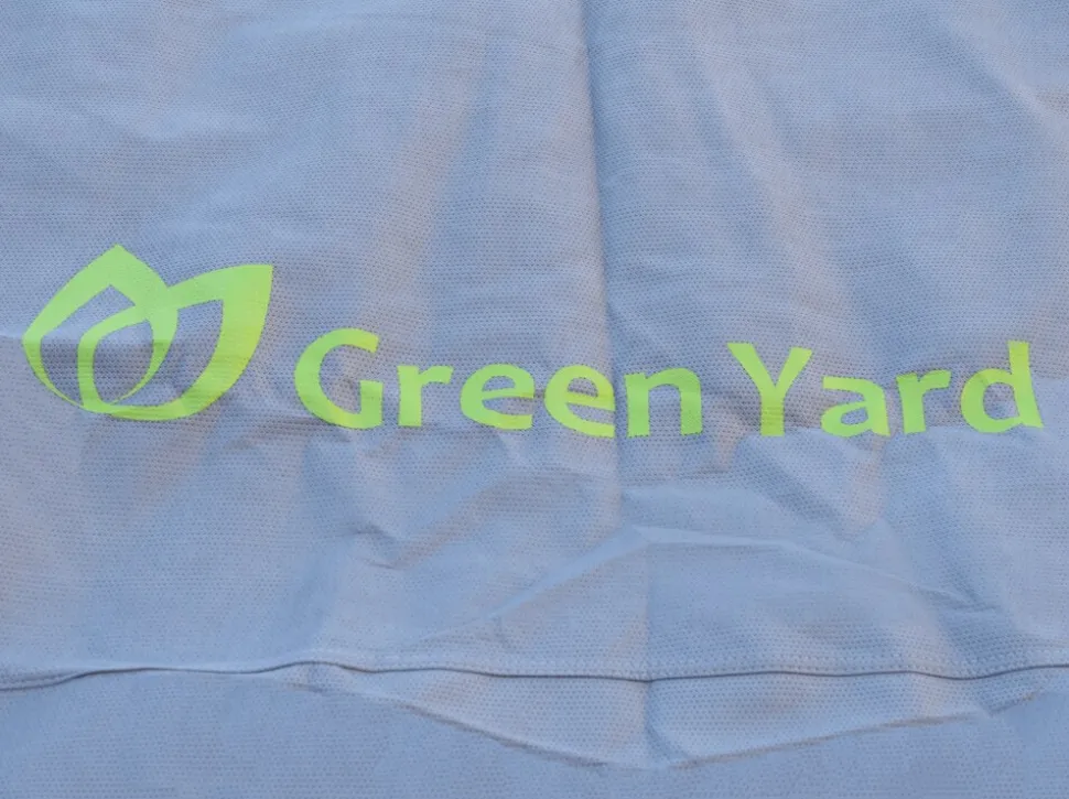 GreenYard Wohnwagen Abdeckplane mit Reflektoren Größe M | 550 x 250 x 220 cm