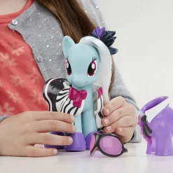 Hasbro - My Little Pony Figur - Photo Finish mit verschiedenen ansteckbaren Outfits