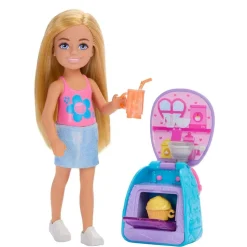 Mattel JBF46 - Barbie - Family & Friends - Club Chelsea - Puppe mit Backrucksack, 15 cm