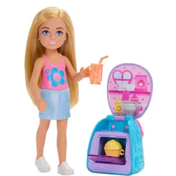 Mattel JBF46 - Barbie - Family & Friends - Club Chelsea - Puppe mit Backrucksack, 15 cm