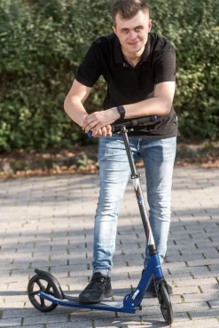 muuwmi Aluminium Scooter – Tretroller, 205 mm, ABEC 7, für Kinder und Erwachsene, GS-geprüft, höhenverstellbar, blau