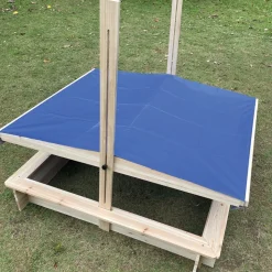 NYVI Sandkasten mit verstellbarem Sonnenschutz 126x118,5x115 cm - Holz - Schutz vor Verunreinigungen, Outdoor Spielkasten