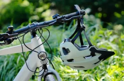 Smart Fahrradhelm BIODOM, Kopfumfang von 54-58 cm (M), 33% weniger CO2 Ausstoß, hergestellt aus bis zu 96% recycelten oder nachhaltig erwirtschafteten Materialien, alle Bestandteile können separat recyclet werden, Farbe: mint