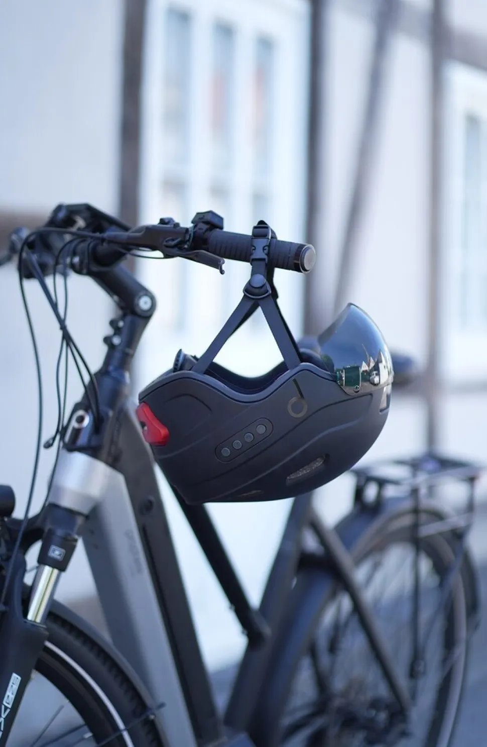 Smart Helm INMOLD, Full-HD Kamera, Bluetooth 4.0, Blinker, LED, Farbe: schwarz 55-58cm