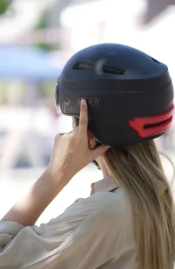 Smart Helm INMOLD, Full-HD Kamera, Bluetooth 4.0, Blinker, LED, Farbe: schwarz 55-58cm