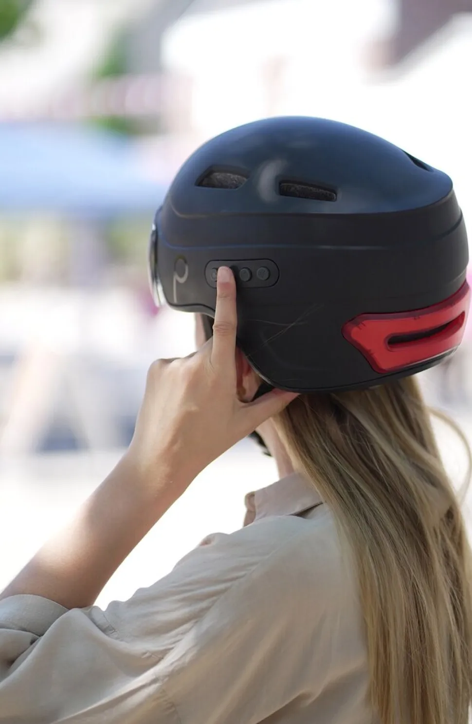 Smart Helm INMOLD, Full-HD Kamera, Bluetooth 4.0, Blinker, LED, Farbe: schwarz 55-58cm